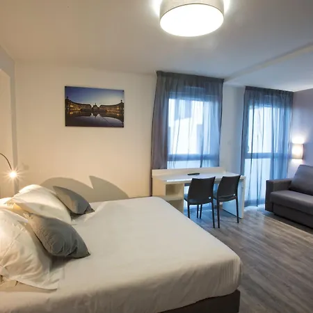 Le Roi Aparthotel 3*