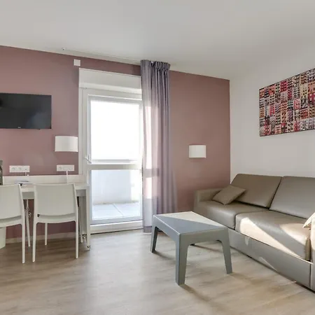 Aparthotel Le Roi 3*