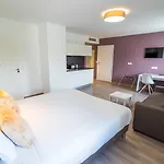 - Aparthotel 3*