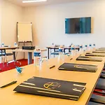 - Aparthotel