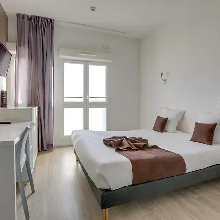 - Apart-hotel